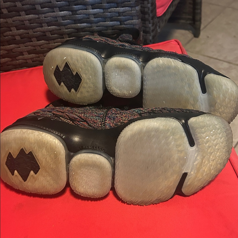 LeBron XV - Picture 6 of 15